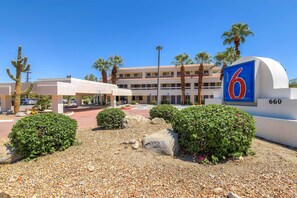 Exterior - Motel 6 Palm Springs, CA - Downtown (Palm Springs)