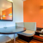 Motel 6 Palm Springs, CA - Downtown