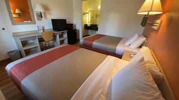 Escritorio, wifi gratis y ropa de cama
