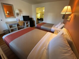 Escrivaninha, Wi-Fi de cortesia, roupa de cama