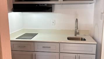 Rom – standard, 2 dobbeltsenger, kjøkken | Eget kjøkken