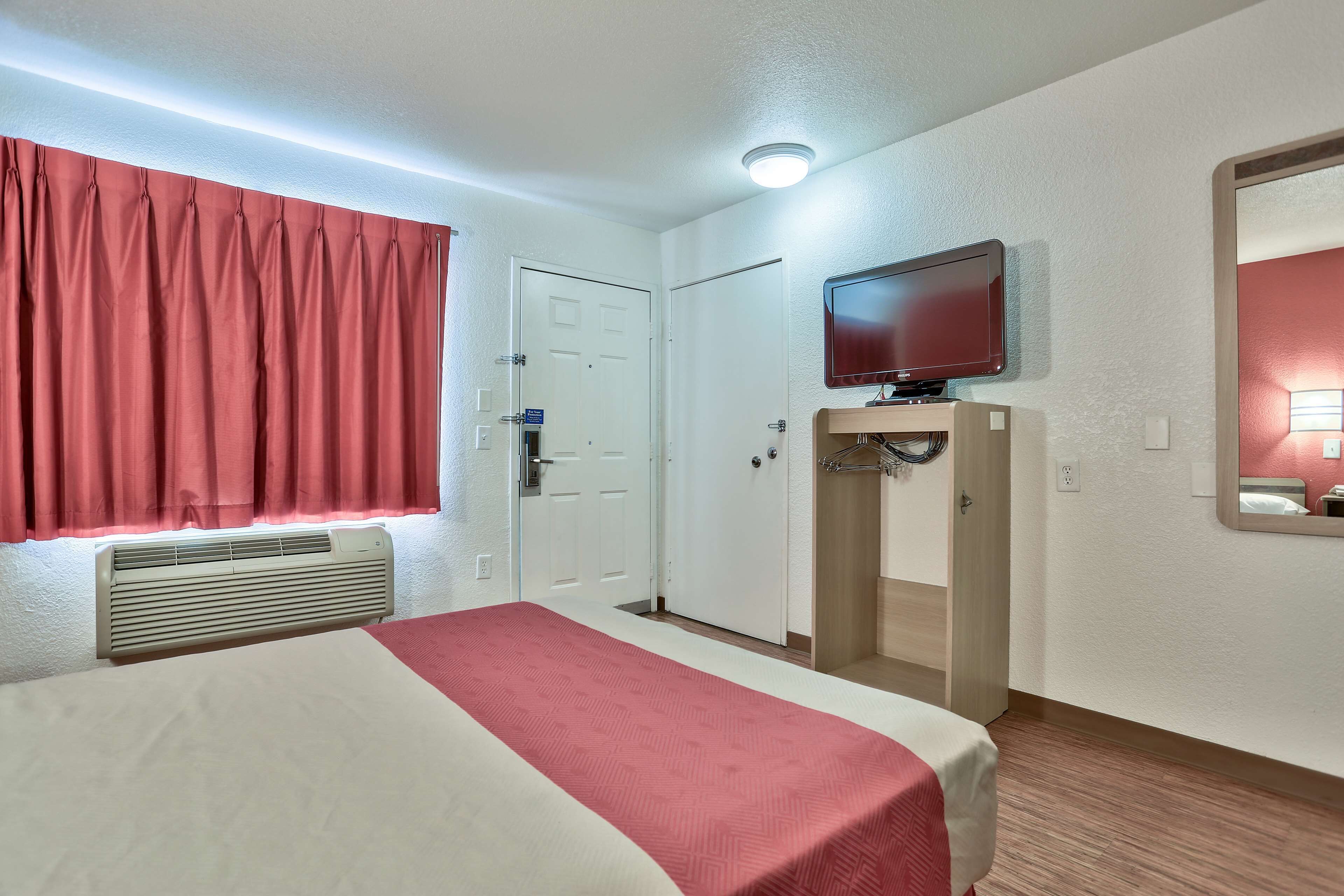 Desk, WiFi (free), bed sheets