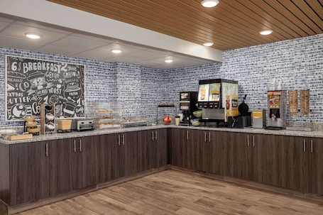 Free daily continental breakfast