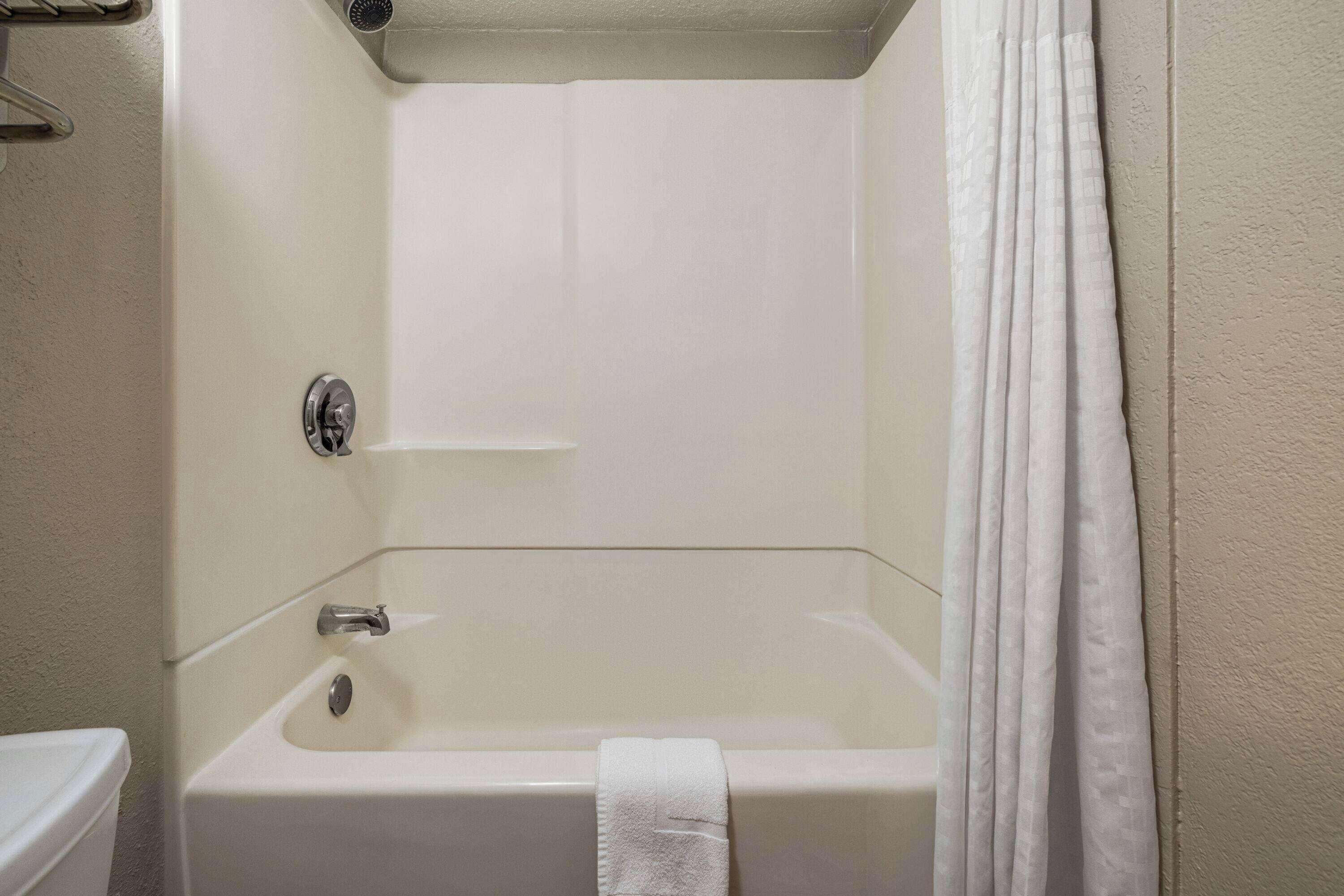 Foto - AmericInn by Wyndham Madison WI