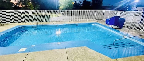 Piscina a l'aire lliure de temporada