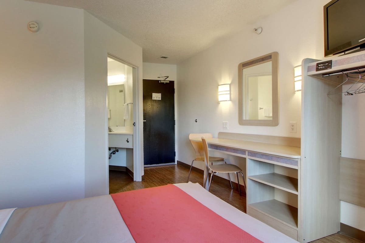 Desk, free WiFi, bed sheets