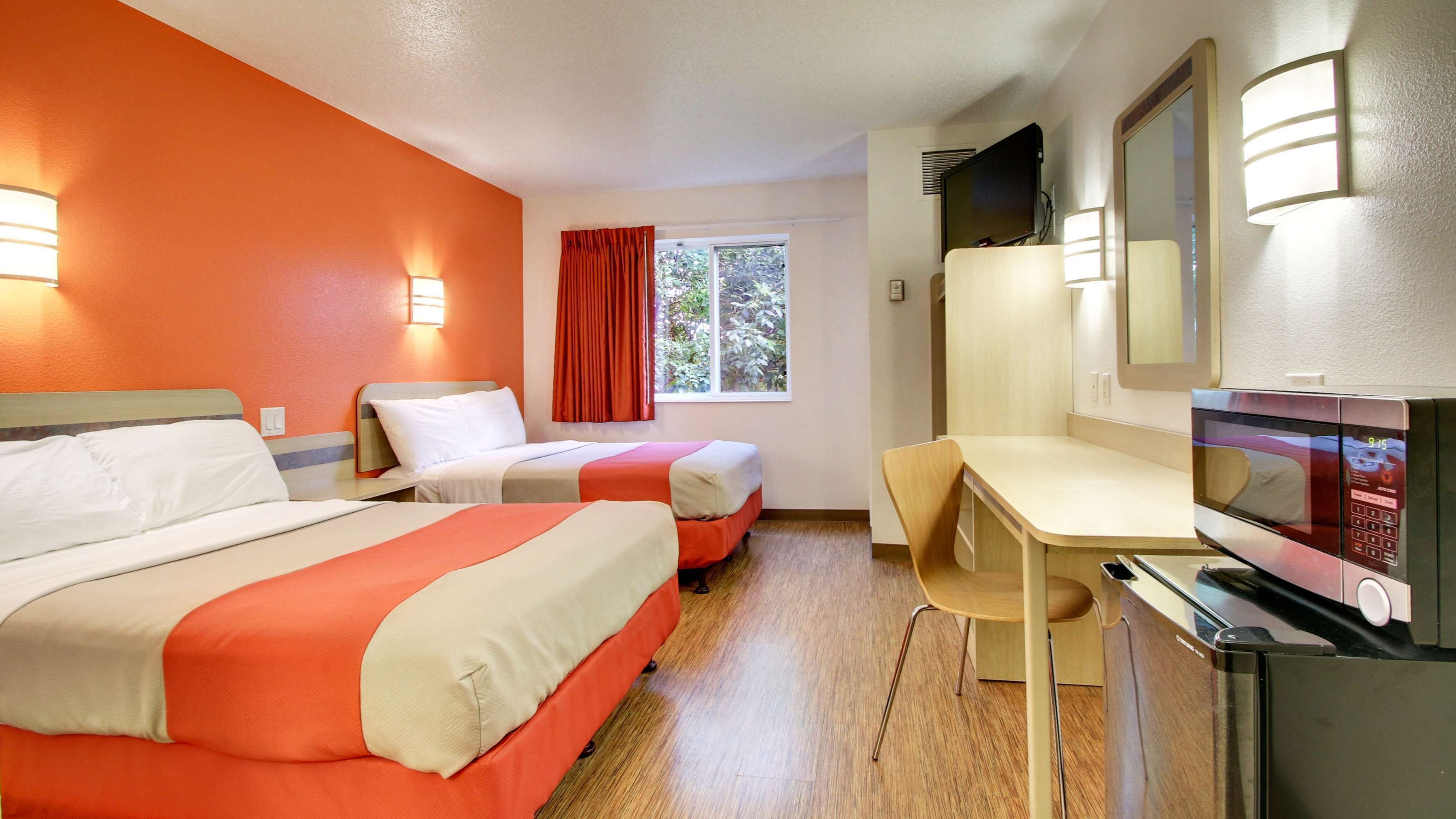 Desk, free WiFi, bed sheets