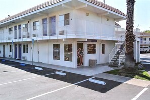 Façana frontal de l'allotjament