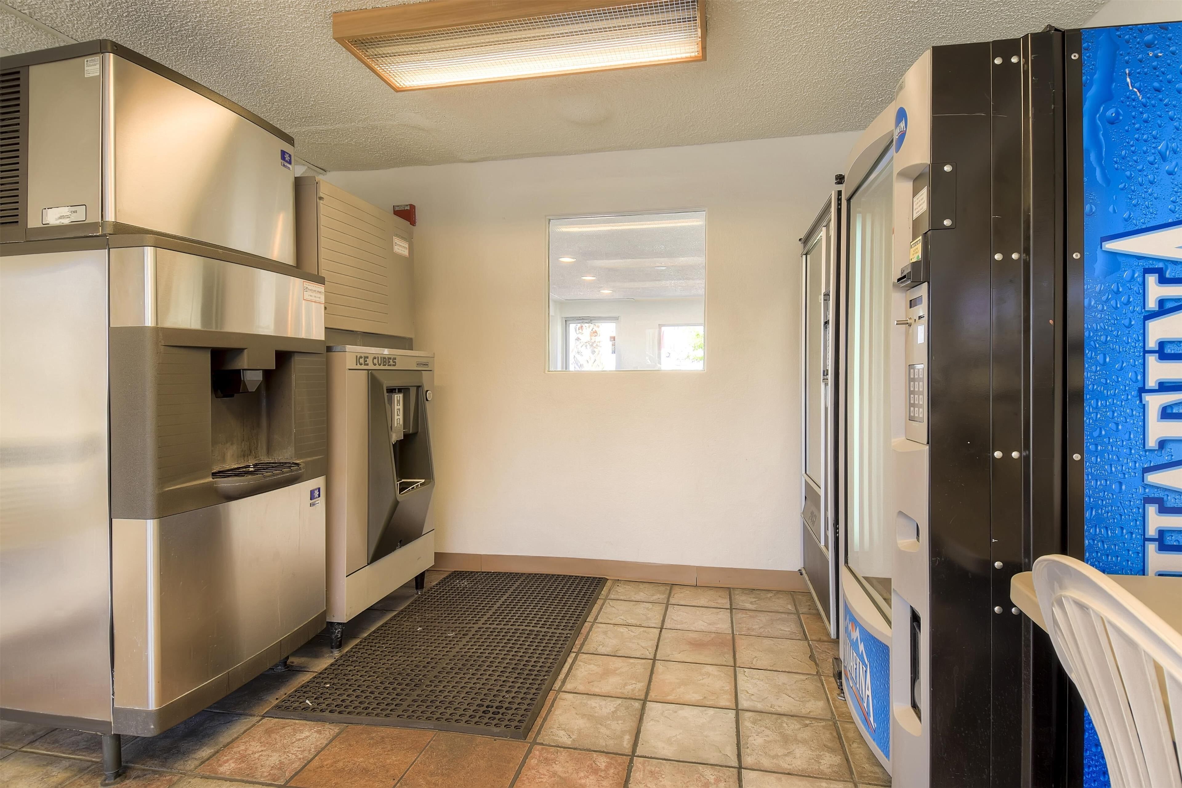 Photo - Motel 6 Las Vegas, NV – I-15 Stadium