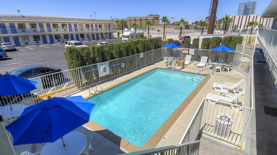 Motel 6 Las Vegas, NV – I-15 Stadium