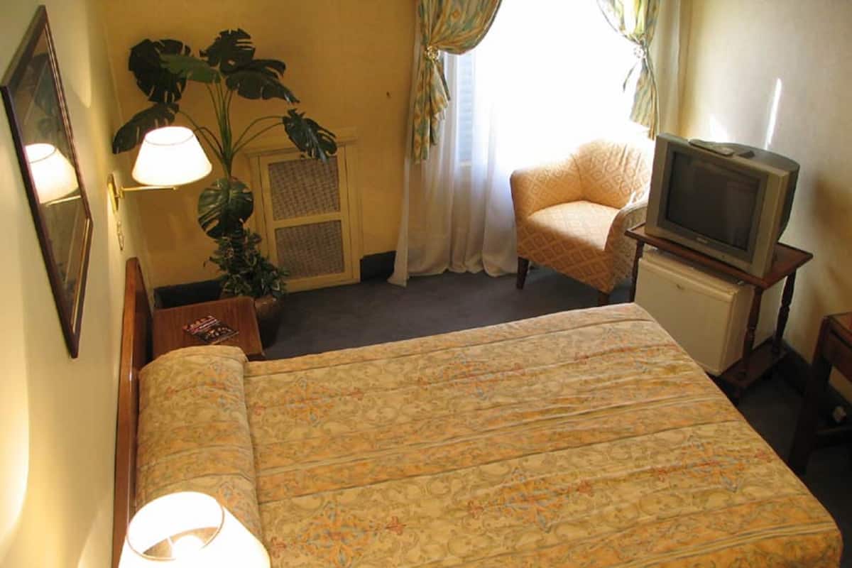 Room, 1 Double Bed (Small) | Minibar, in-room safe, desk, free cribs/infant beds