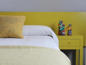 Minibar, in-room safe, desk, iron/ironing board - Hotel Posada Del Sol (Salta)