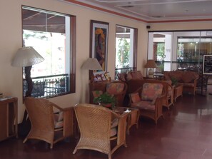 Check-in/check-out kiosk