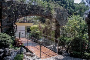 Breakfast, lunch, dinner served; garden views - Holiday Inn Cuernavaca by IHG (Cuernavaca)