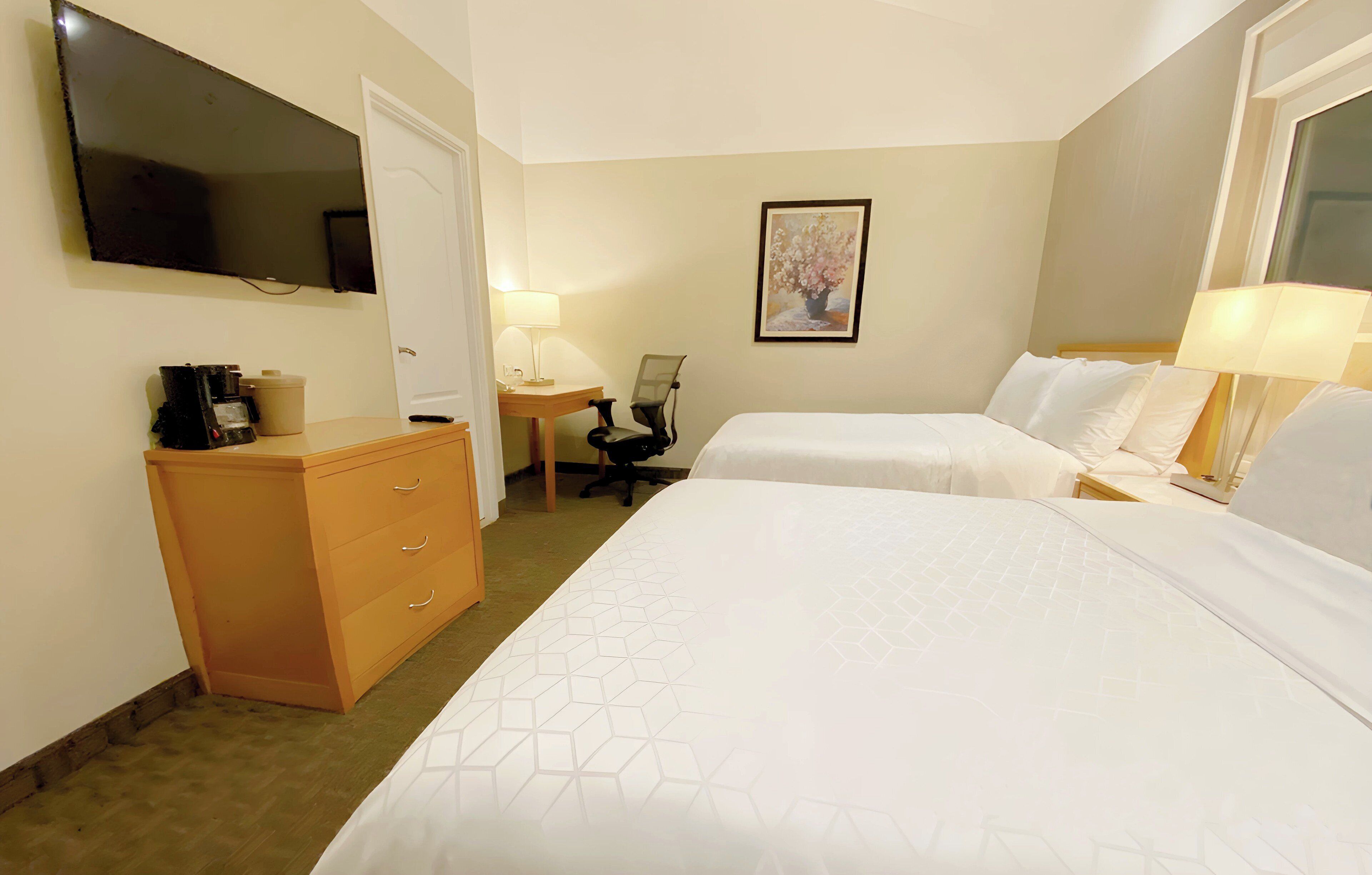 Rom – standard, 2 dobbeltsenger | 1 soverom, safe på rommet, skrivebord og lydisolert