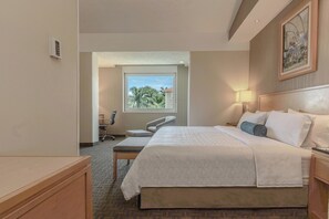 1 phòng ngủ, két bảo mật tại phòng, bàn, phòng cách âm 