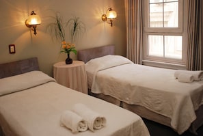 1 bedroom, pillowtop beds, minibar, free WiFi