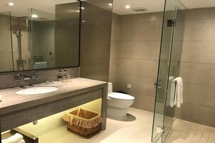 Secador de pelo, bidet