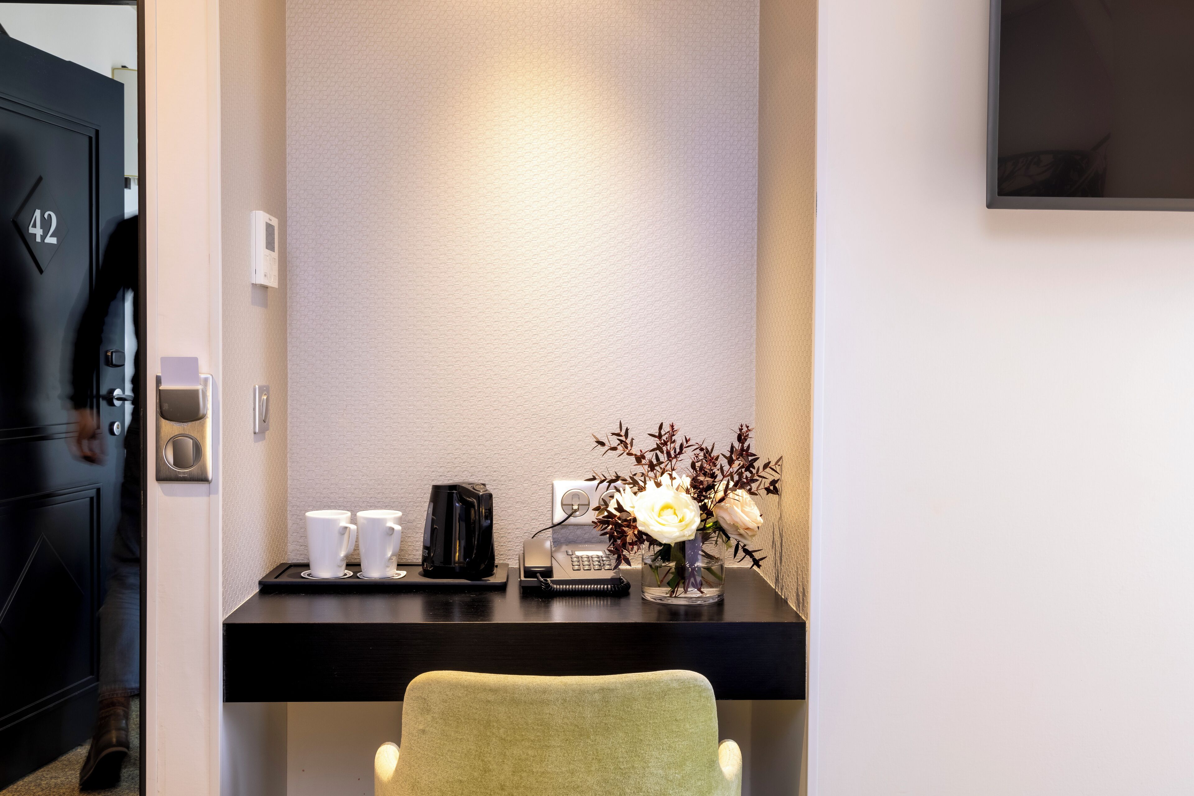 traditional double or twin room | 1 bedroom, minibar, in-room safe, desk