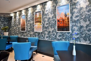 Päivittäinen buffetaamiainen (18 EUR per henkilö)