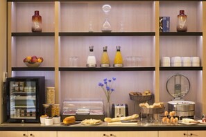 Frokostbuffé hver dag (EUR 15 per person)