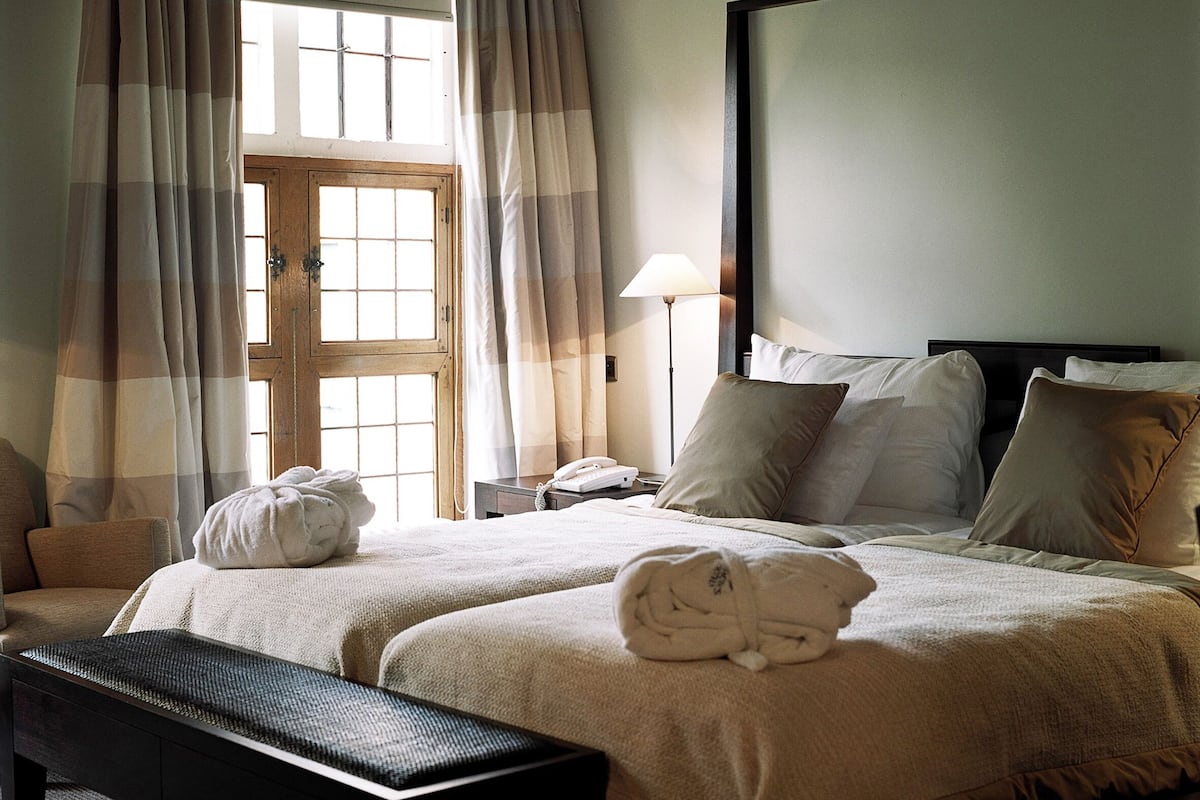 superior double room | 1 bedroom, premium bedding, in-room safe, desk