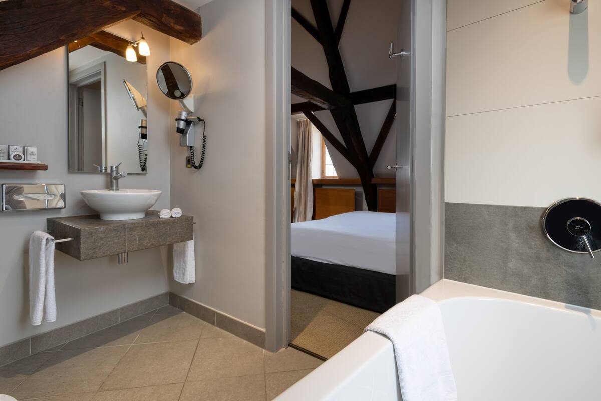 standard double room | 1 bedroom, premium bedding, in-room safe, desk