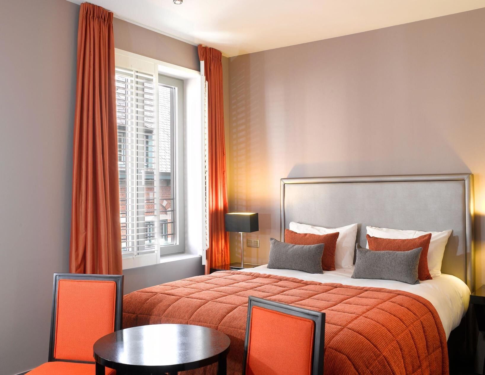 Premium bedding, in-room safe, desk, iron/ironing board