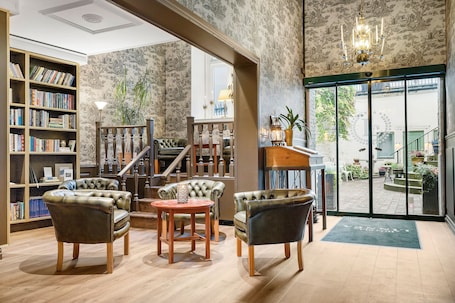 大堂休息区. 琳娜酒店