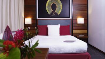 Suite, 1Â King-Bett (Standing) | Hochwertige Bettwaren, Zimmersafe, Schreibtisch