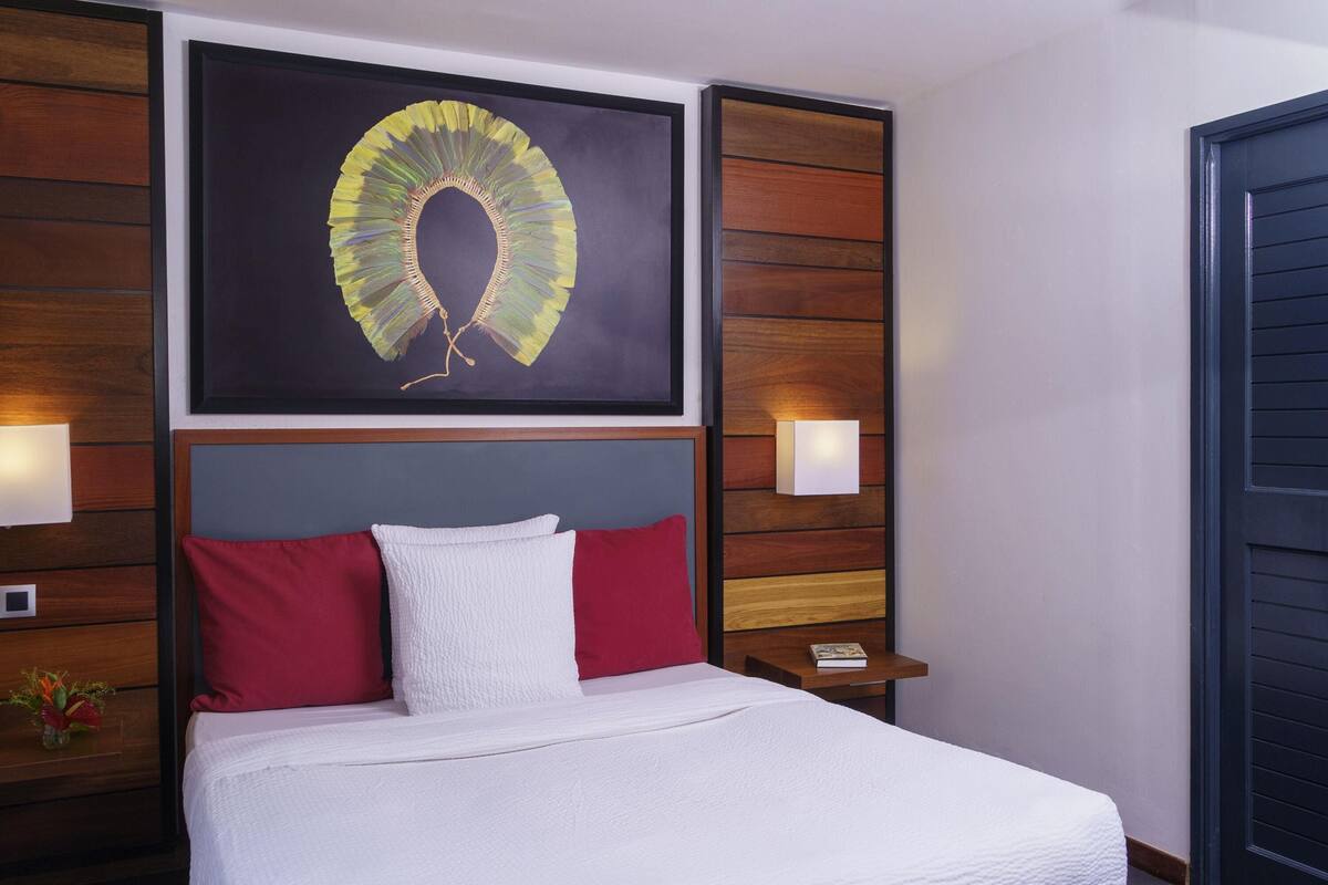 Phòng Suite phong cách cổ điển, 1 giường cỡ king | Bộ đồ giường cao cấp, két bảo mật tại phòng, bàn 