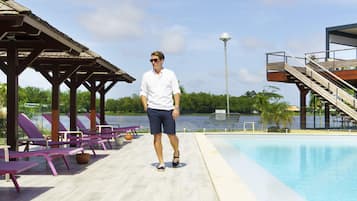 Outdoor pool, pool loungers