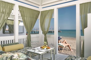 Private beach, sun-loungers, beach umbrellas, beach towels