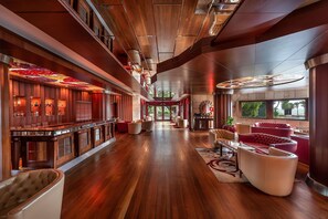 8 baaria, 2 allasbaaria, rantabaari