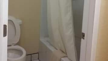 Hydromassage showerhead, eco-friendly toiletries, towels, soap