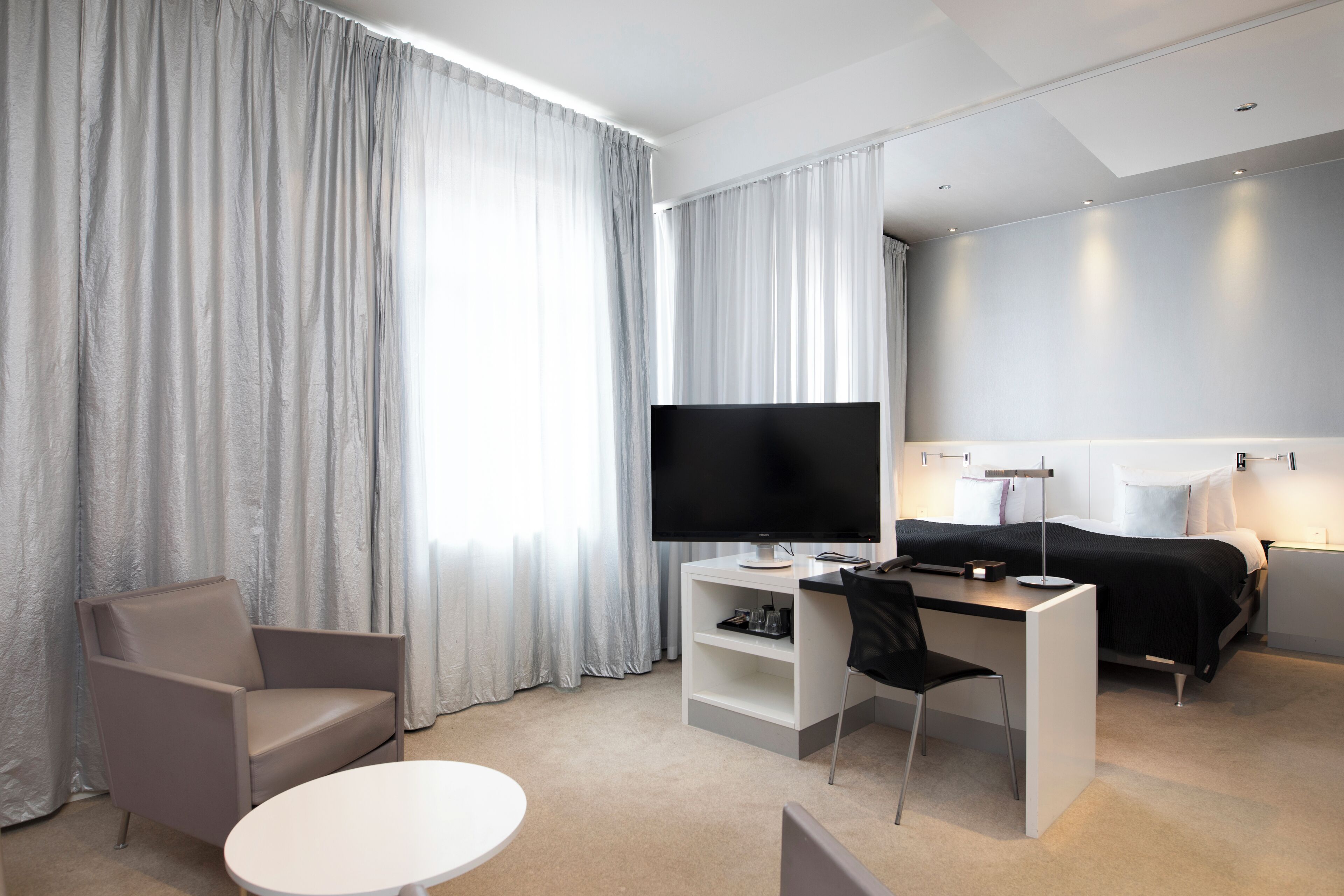 suite | 1 bedroom, in-room safe, desk, blackout curtains