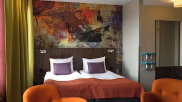 1 bedroom, in-room safe, desk, blackout curtains