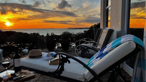 Luxury Room with Ocean View | Terras