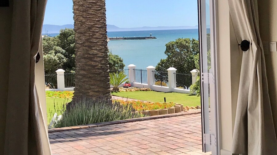 Manor on the Bay