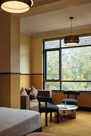 Executive King Suite | 1 bedroom, premium bedding, pillowtop beds, desk