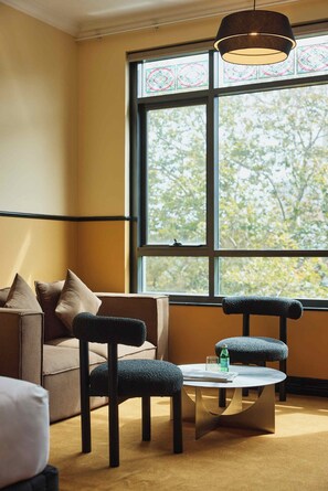 Executive Room, 1 King Bed (Diplomat)