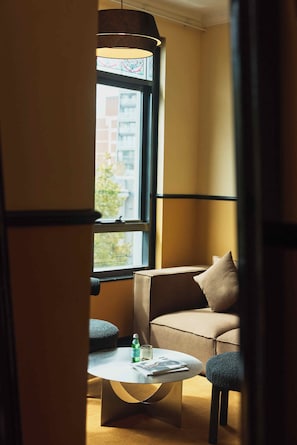 Executive King Suite | Premium bedding, pillowtop beds, desk, laptop workspace