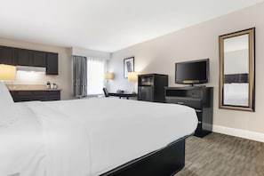 Standardzimmer, 1 King-Bett, Nichtraucher, Mikrowelle | Hochwertige Bettwaren, Pillowtop-Betten, Zimmersafe, Schreibtisch