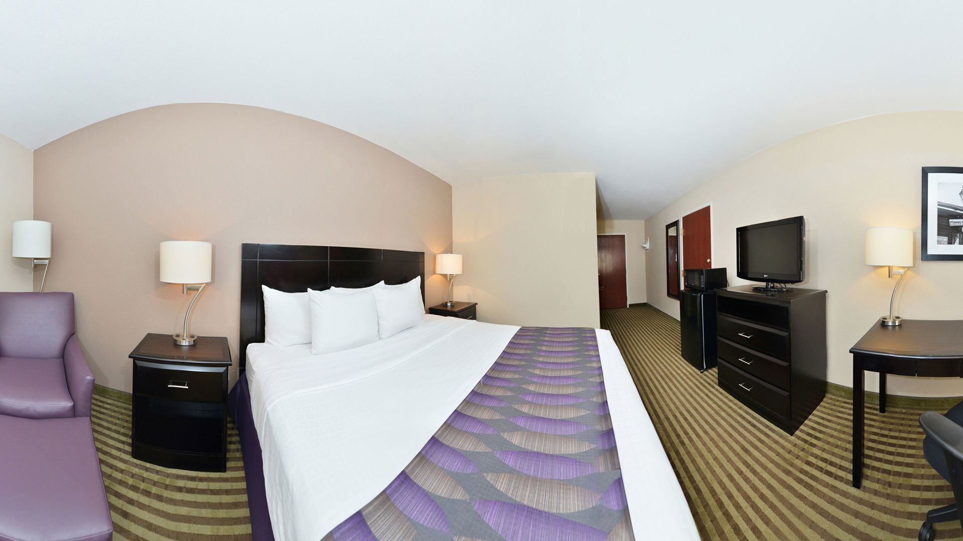Premium bedding, pillowtop beds, in-room safe, desk