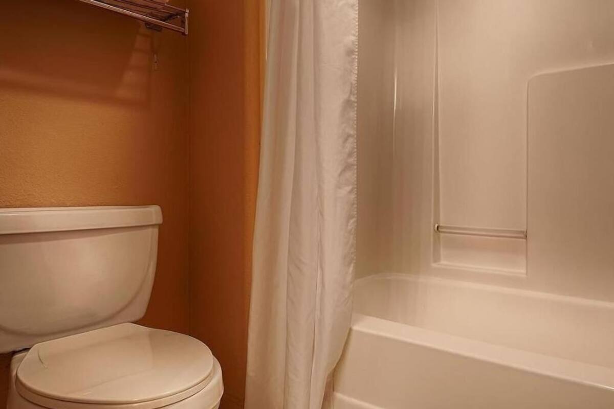 Bathroom | Free toiletries, hair dryer, towels