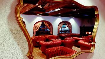 TV 1 pollici con canali via cavo, studio