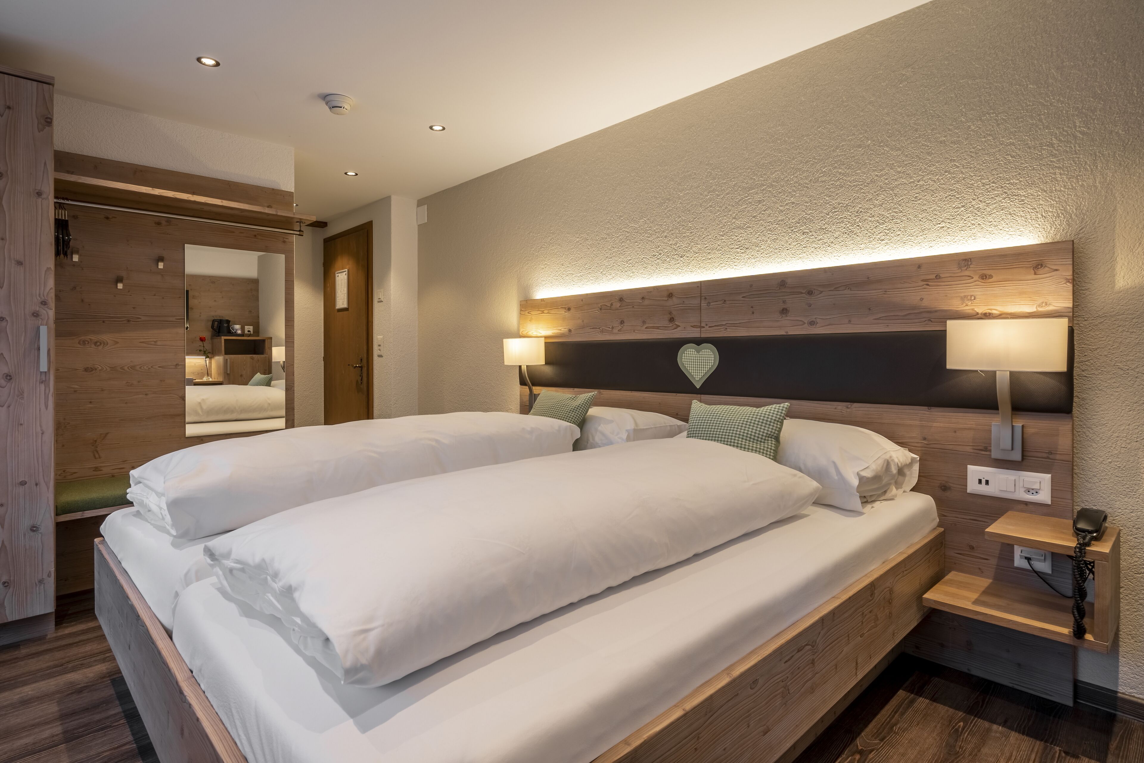 Chambre Double Standard | Literie de qualité supérieure, couette en duvet d&#x27;oie