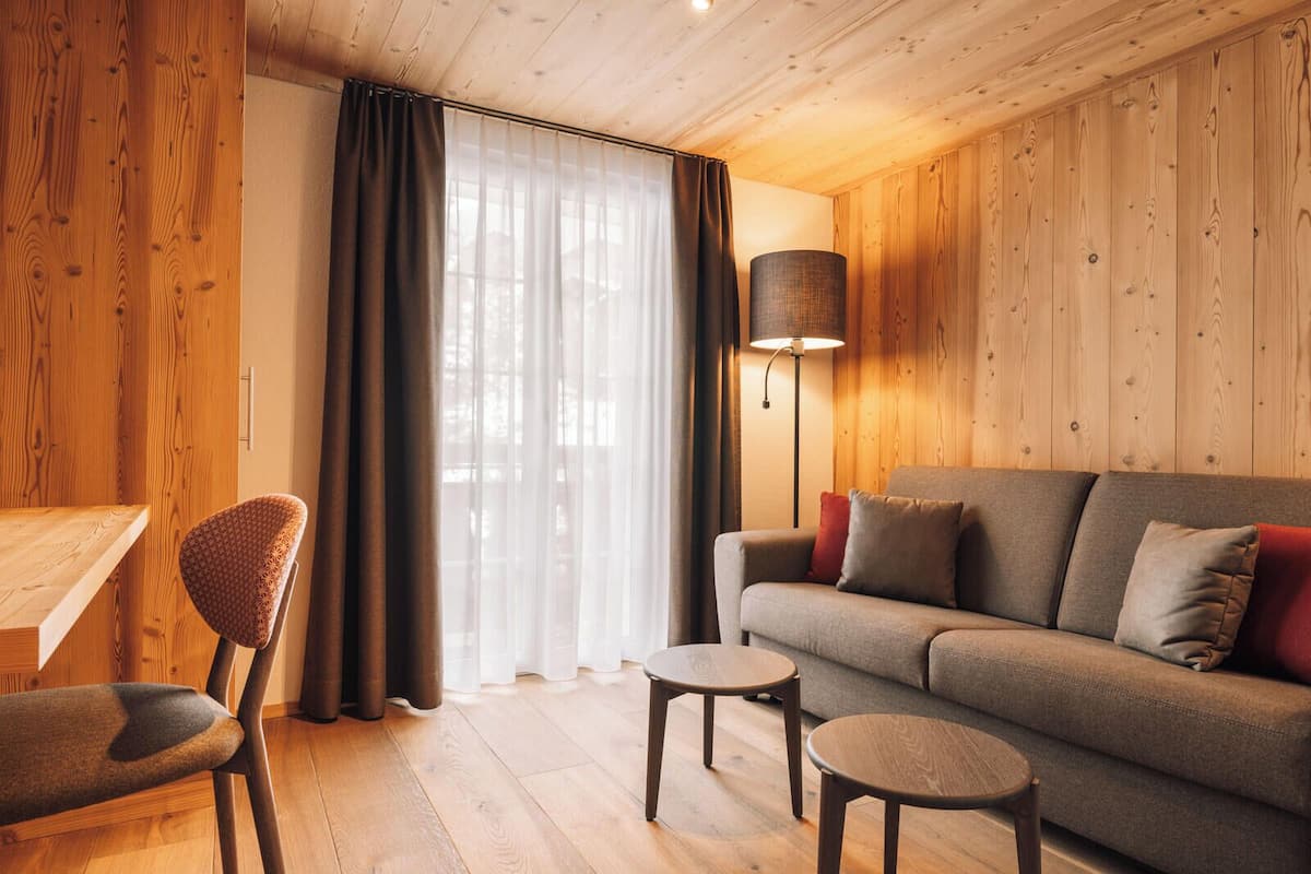 junior suite | living area | 32-inch led tv with cable channels, tv