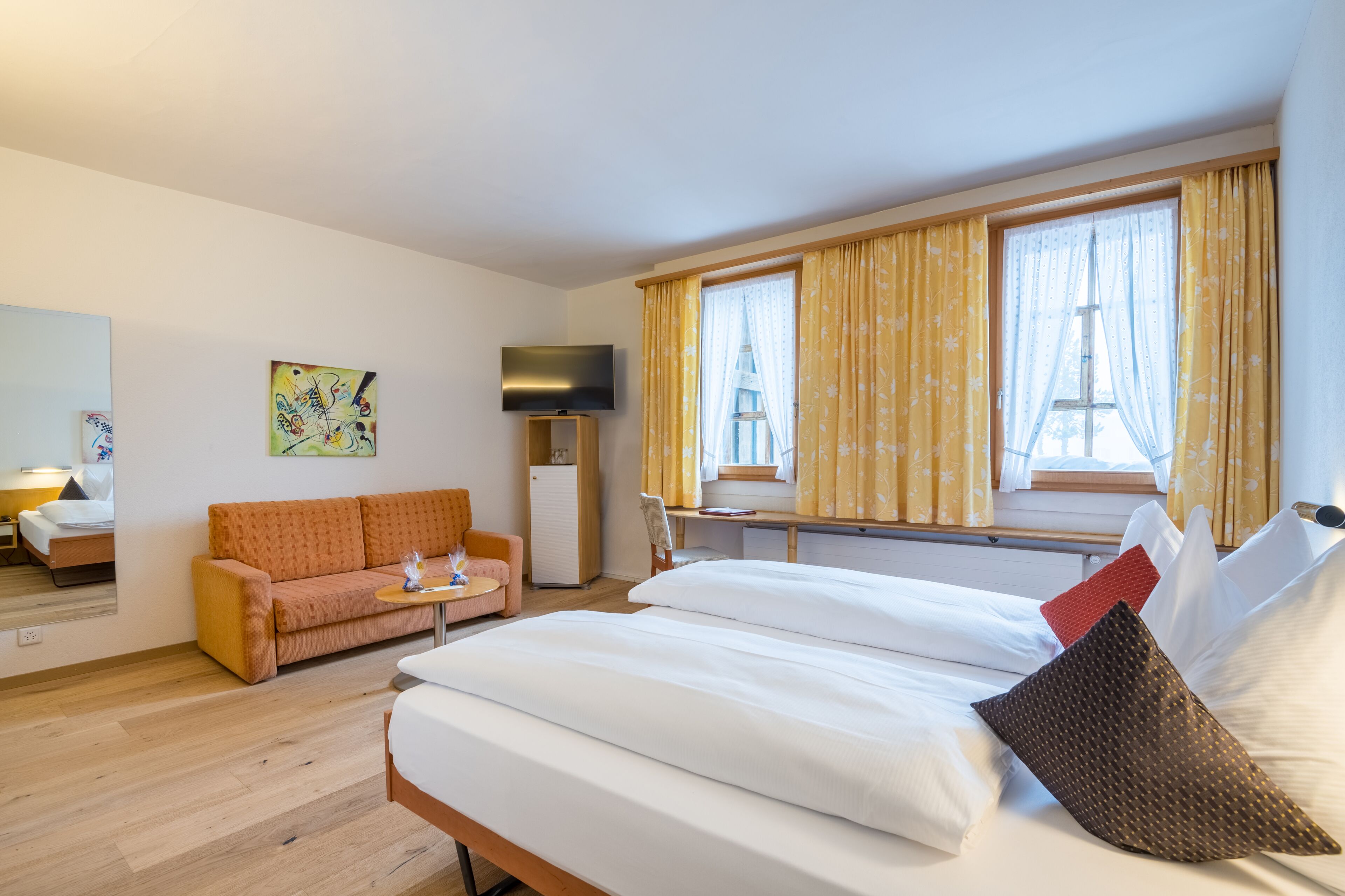 deluxe twin room, mountain view | premium bedding, down duvets, minibar, in-room safe