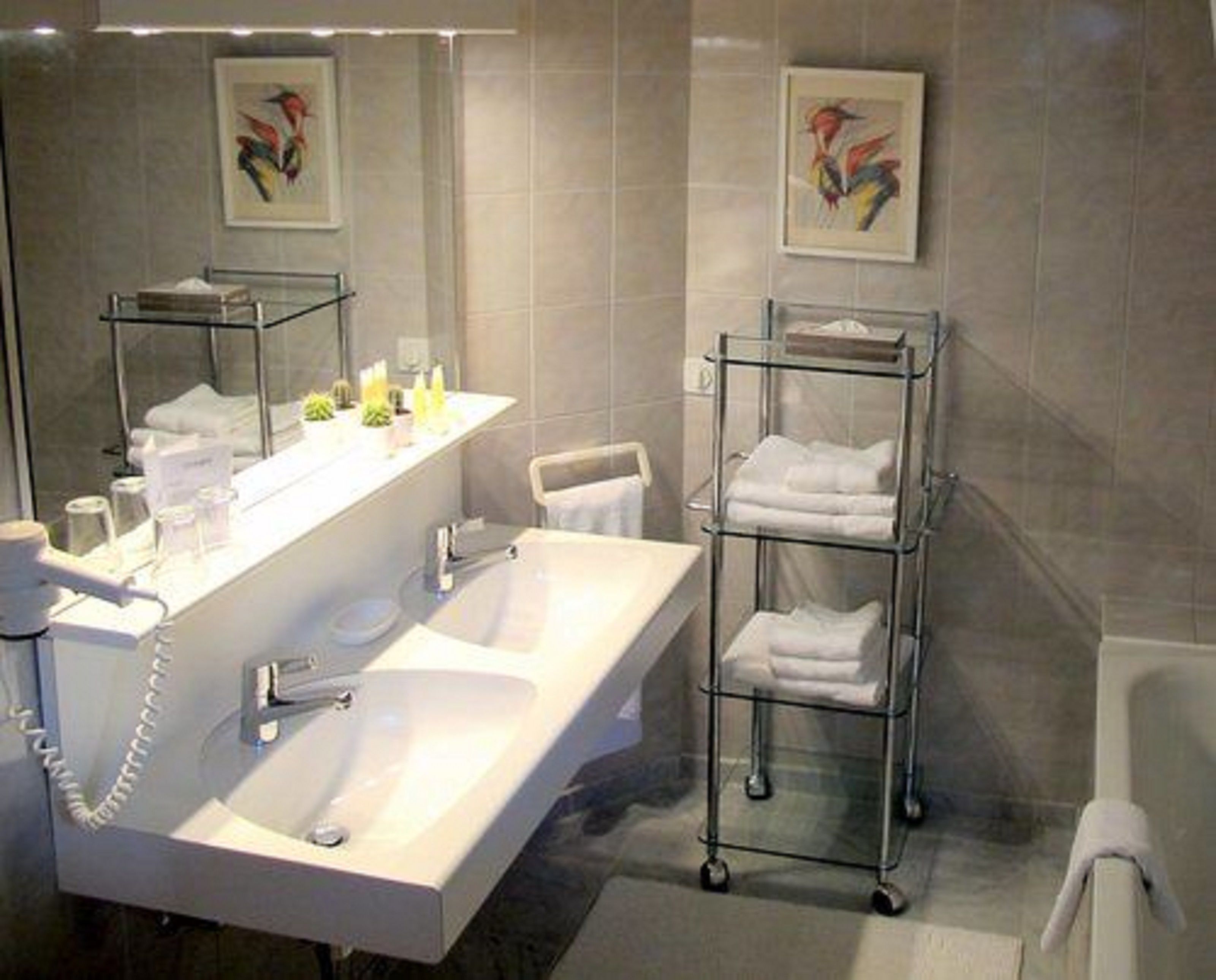 hypo-allergenic bedding, in-room safe, desk, blackout curtains